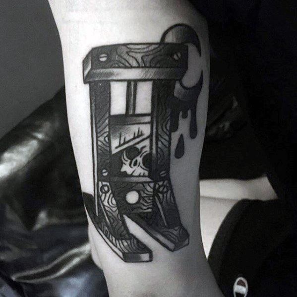 tatouage guillotine 95