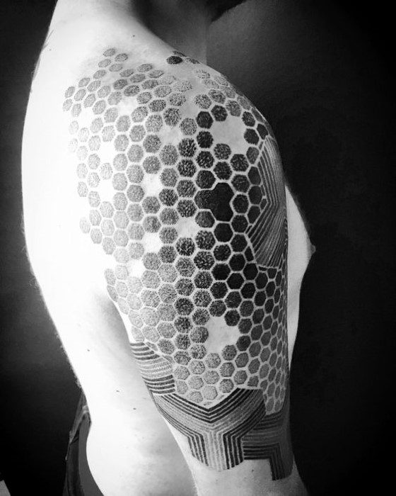 tatouage nid abeilles 125