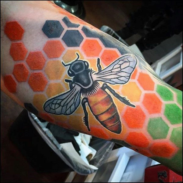 tatouage nid abeilles 43