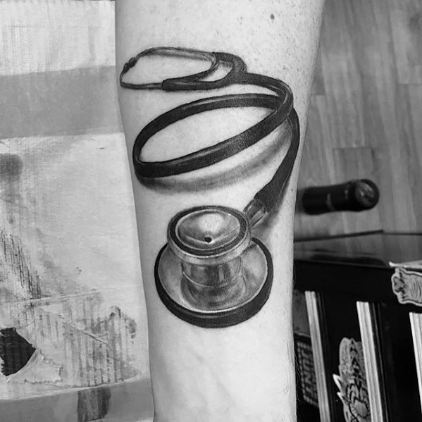 tatouage stethoscope 04