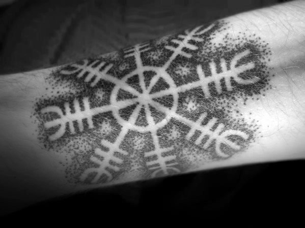 tatouage symbole viking aegishjalm 23
