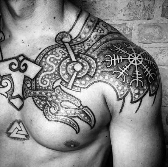 tatouage symbole viking aegishjalm 51