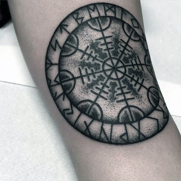 tatouage symbole viking aegishjalm 63