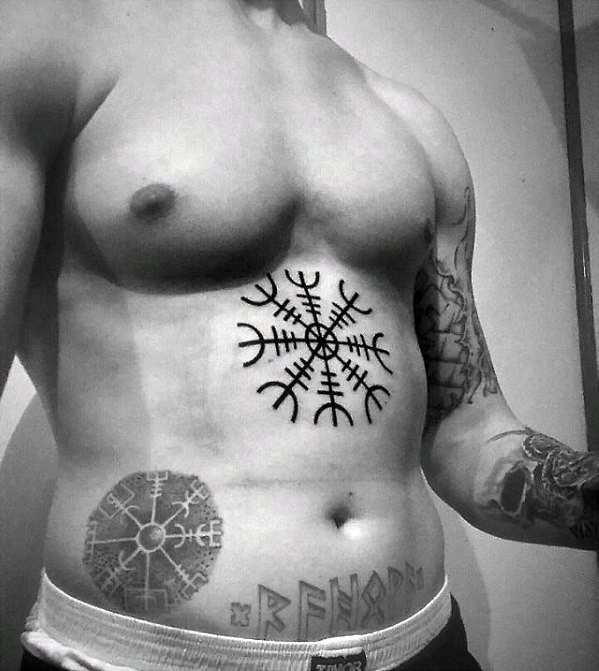 tatouage symbole viking aegishjalm 69