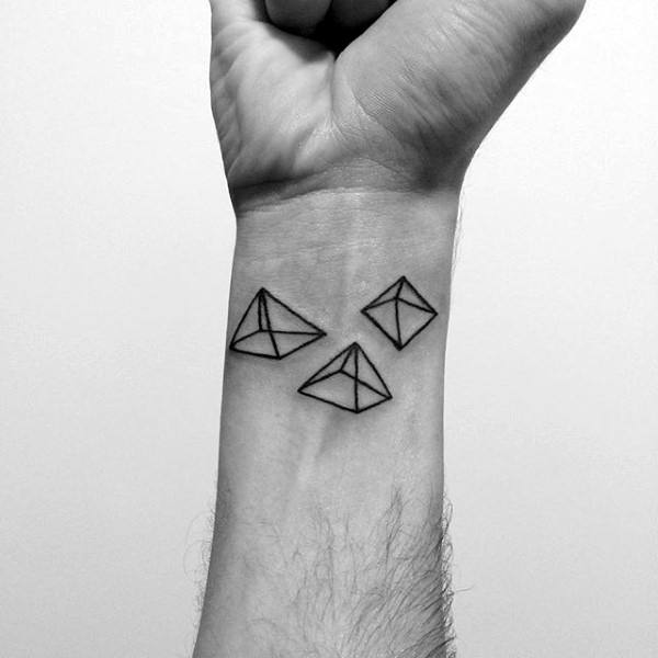 tatouage pyramide egypte 122