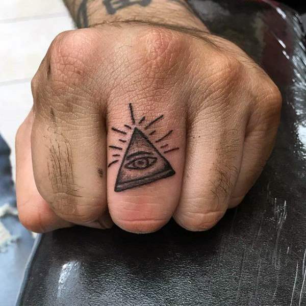 tatouage pyramide egypte 74