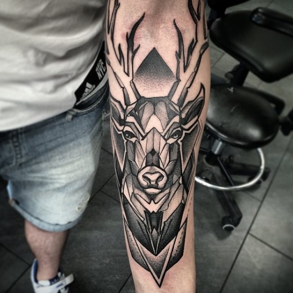tatouage cerf 172