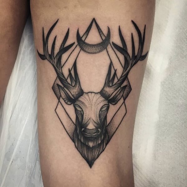 tatouage cerf 58