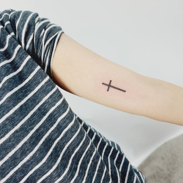 tatouage croix 166
