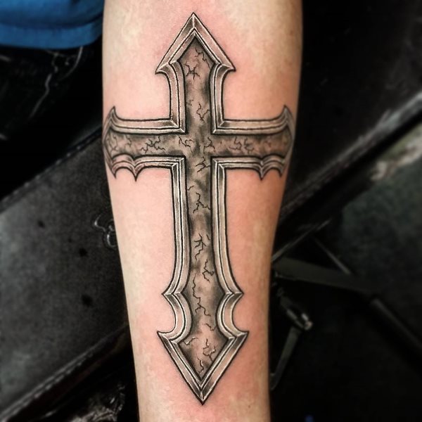tatouage croix 170