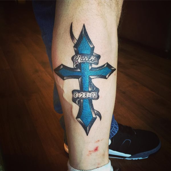 tatouage croix 208