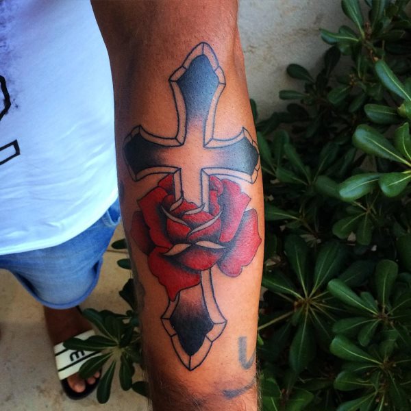 tatouage croix 210