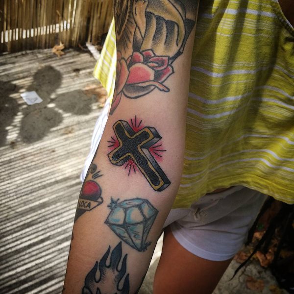 tatouage croix 224
