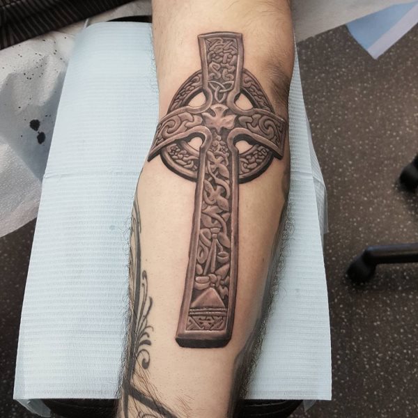 tatouage croix 256
