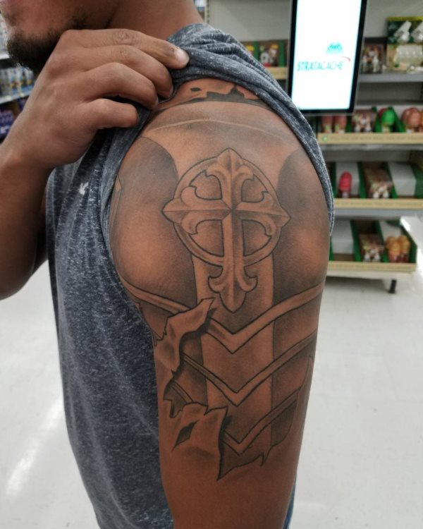 tatouage croix 270