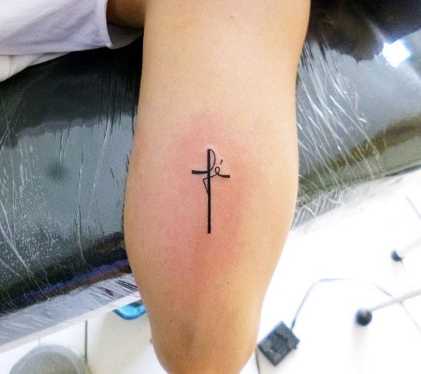 tatouage croix 280