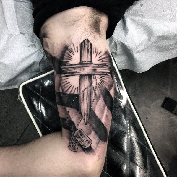 tatouage croix 302