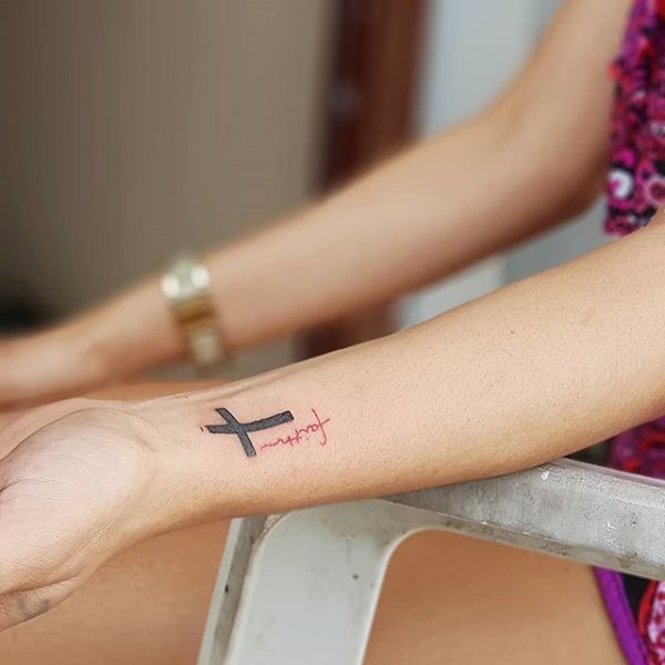 tatouage croix 542