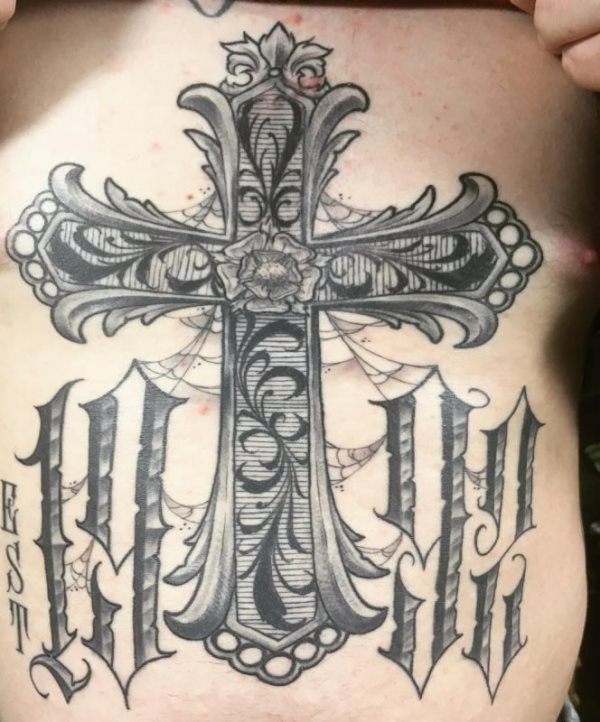 tatouage croix 570
