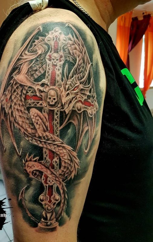 tatouage croix 586