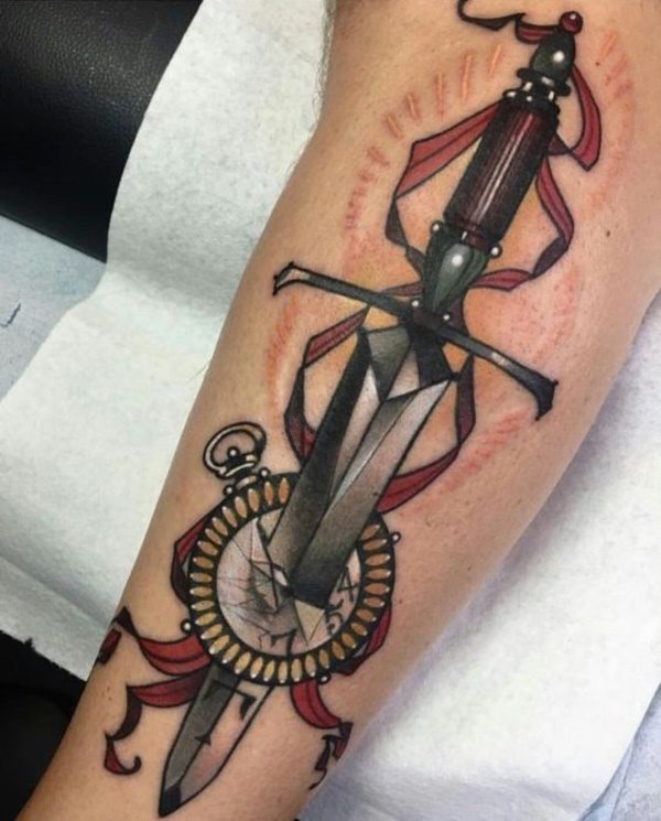 tatouage dague 144