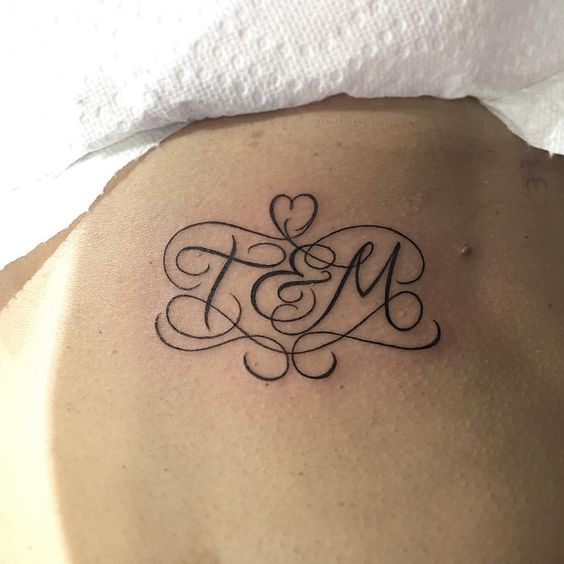tatouage initiales 116