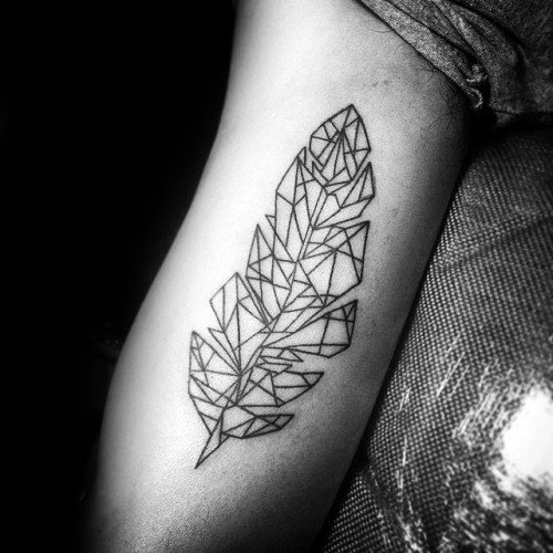 tatouage plume 14