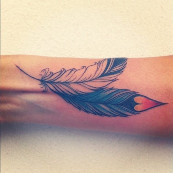 tatouage plume 162