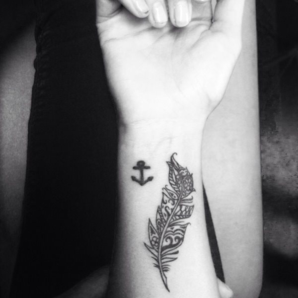 tatouage plume 204
