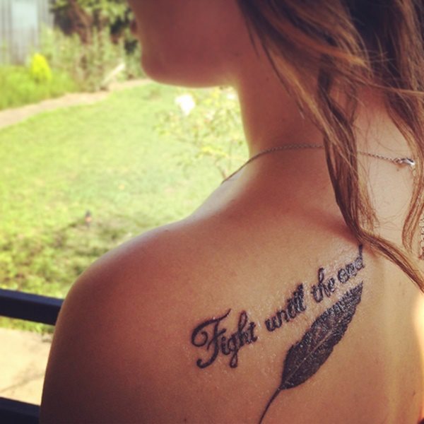 tatouage plume 238
