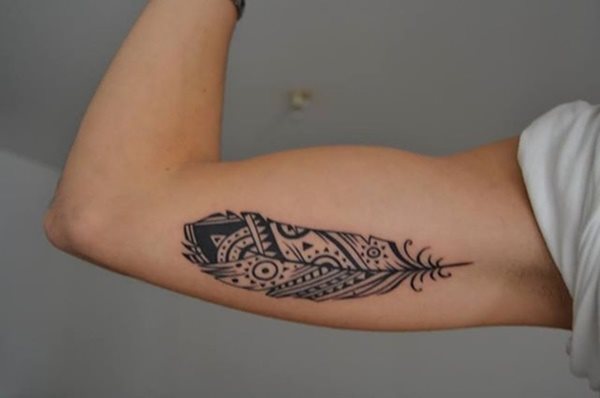 tatouage plume 242