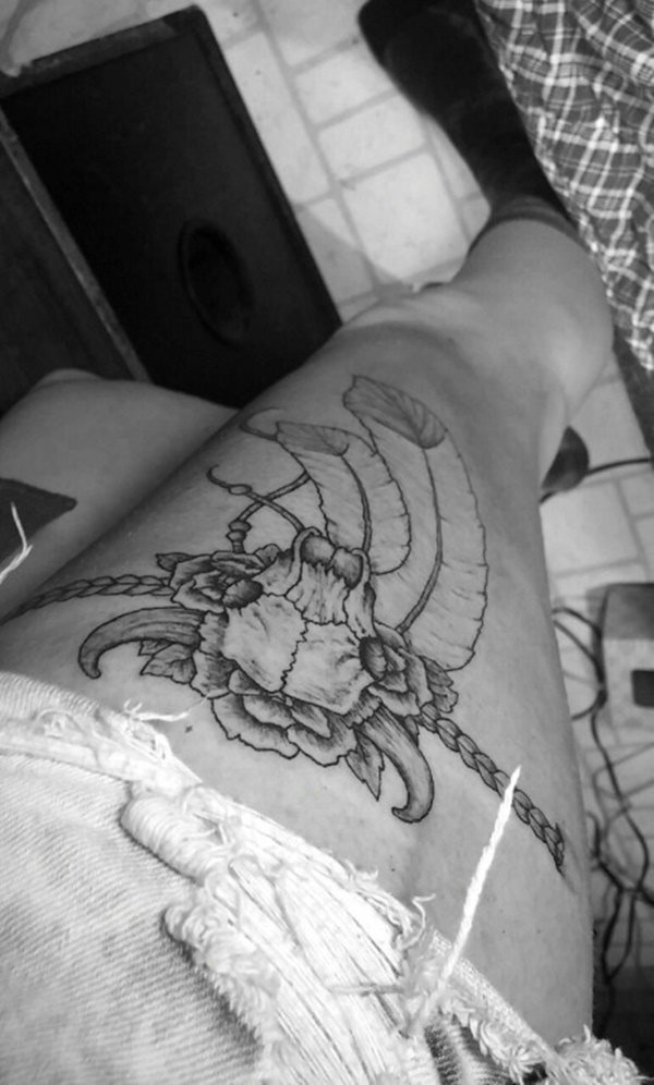 tatouage plume 272