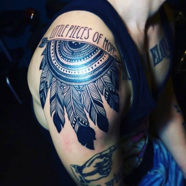 tatouage plume 30