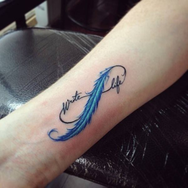tatouage plume 318
