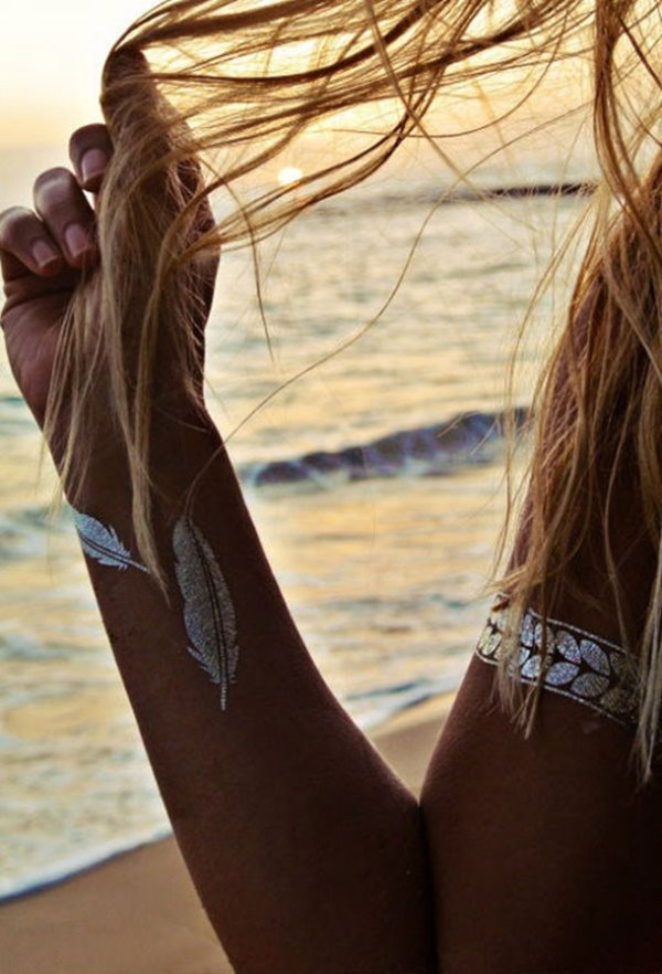 tatouage plume 322