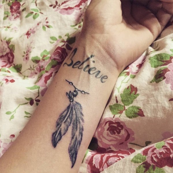 tatouage plume 342