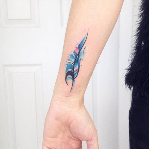 tatouage plume 368