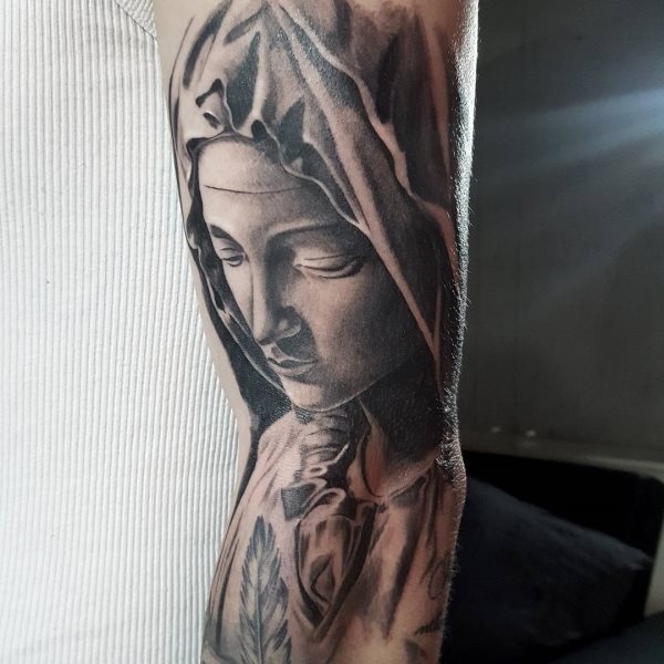 tatouage vierge marie 354