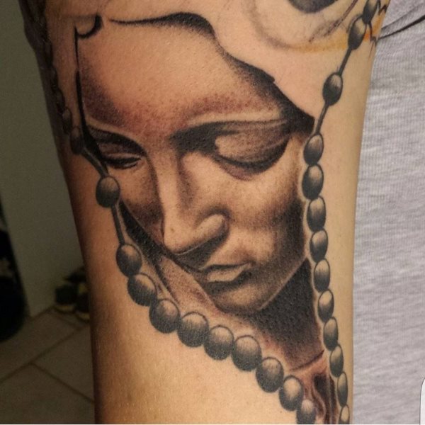 tatouage vierge marie 378