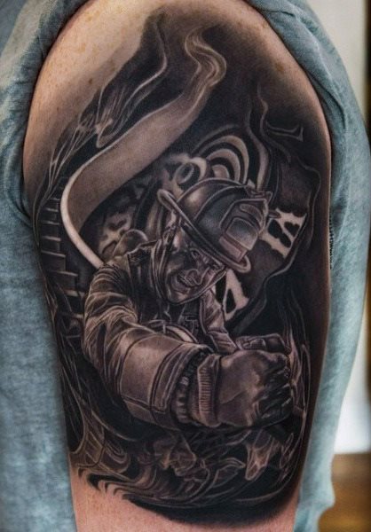 Tatouage Casque Pompier