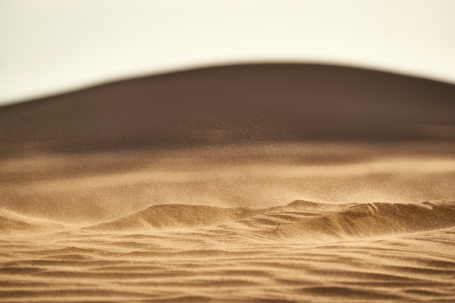 Rêver de sable – Signification et interprétation onirique