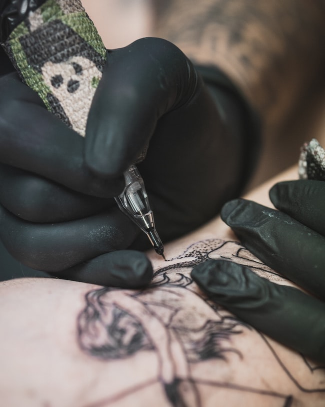 Rêver de tatouage – Signification et interprétation onirique