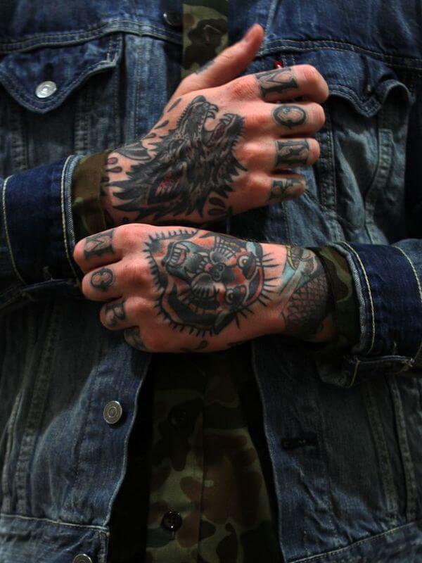 hand tattoo 389