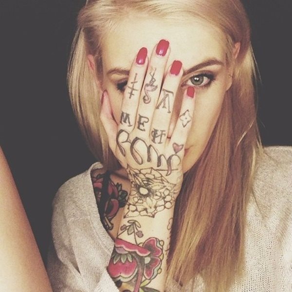 hand tattoo 825