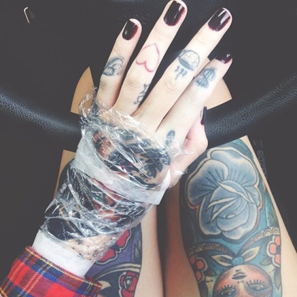 hand tattoo 937