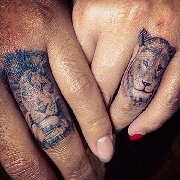 tatuaggio dito 121