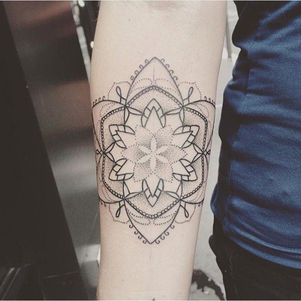 tatuaggio mandala 184