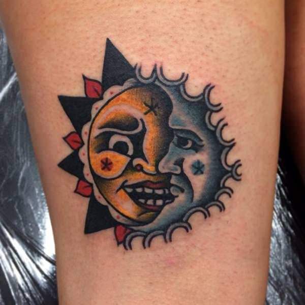 tatuaggio sole e luna 124