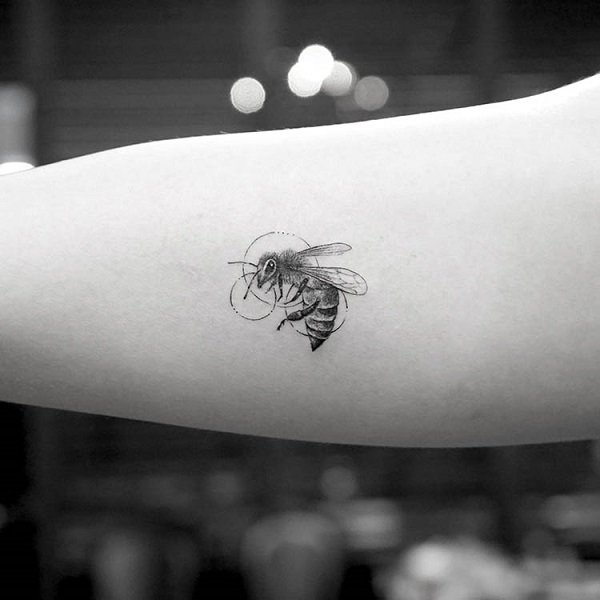 tatuaggio ape 272