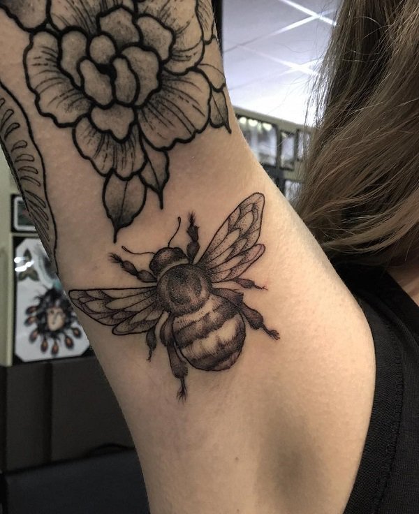 tatuaggio ape 285